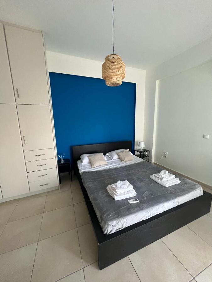 דירות סכיניאס Blue And White מראה חיצוני תמונה