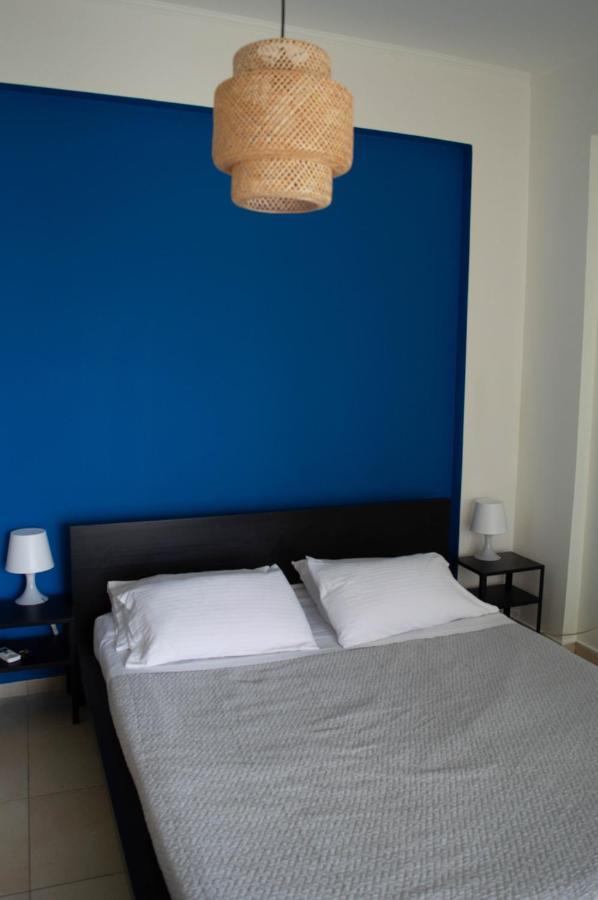 דירות סכיניאס Blue And White מראה חיצוני תמונה